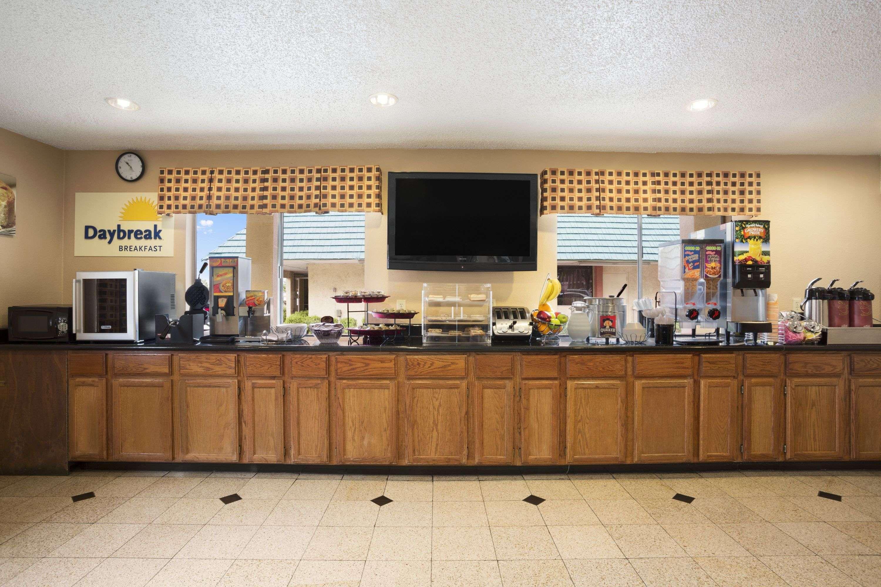 Days Inn By Wyndham Dallas Ирвинг Экстерьер фото