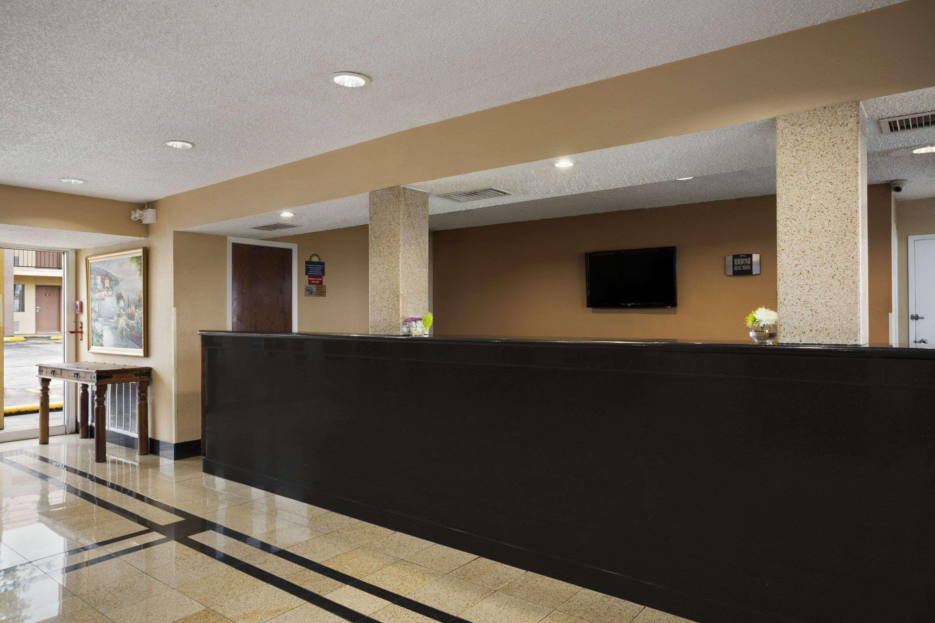 Days Inn By Wyndham Dallas Ирвинг Экстерьер фото
